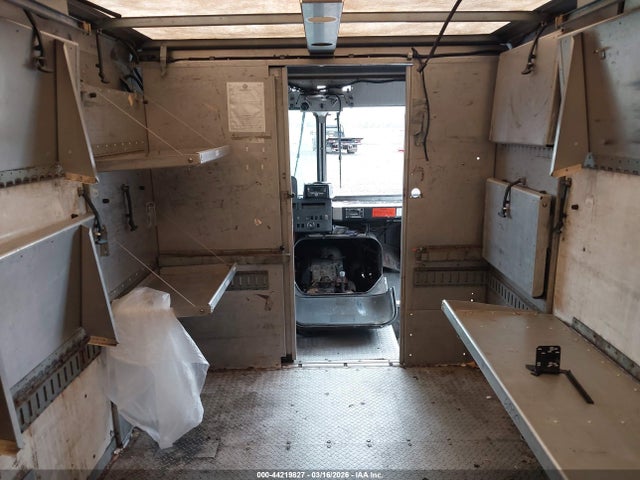 Продаж на аукціоні авто 2004 Freightliner Chassis M Line Walk-in Van, vin: 4UZAANCP74CL86052, номер лоту: 44219827