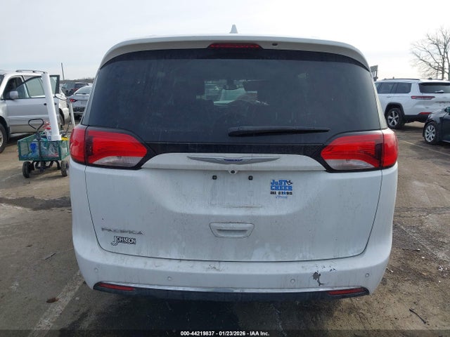 44219837 :رقم المزاد ، 2C4RC1BG2LR137644 vin ، 2020 Chrysler Pacifica Touring L مزاد بيع