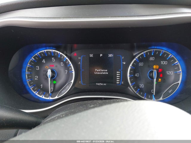 44219837 :رقم المزاد ، 2C4RC1BG2LR137644 vin ، 2020 Chrysler Pacifica Touring L مزاد بيع