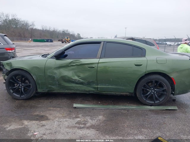 2C3CDXBG0JH207154 Dodge Charger Sxt Rwd