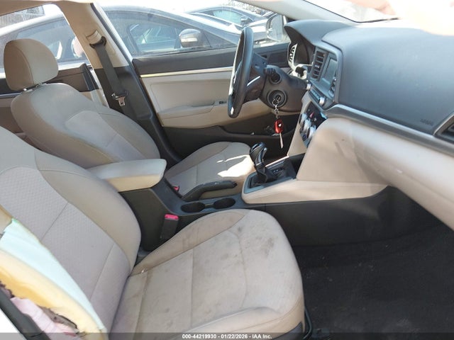 Hyundai ELANTRA SE 2019 5NPD74LF2KH489186 Image 5