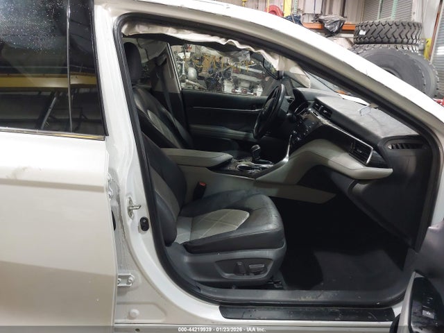 2019 TOYOTA CAMRY HYBRID 4T1B21HK1KU519726 Photo 4
