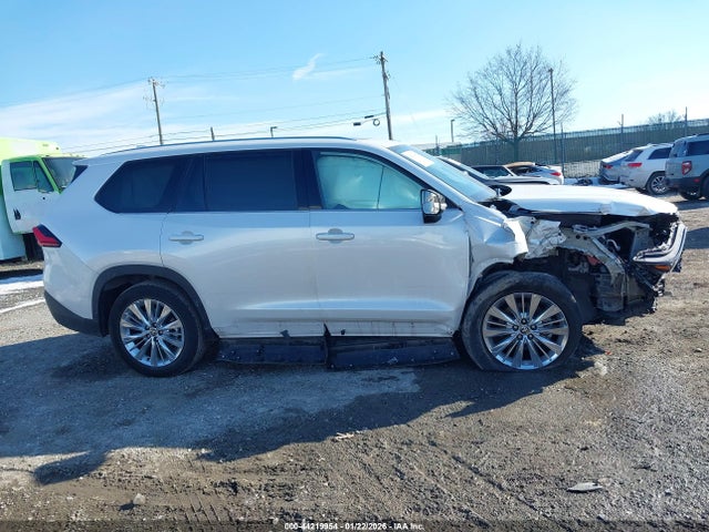 Toyota Grand Highlander Platinum 2024 5TDAAAB57RS062022 Image 13