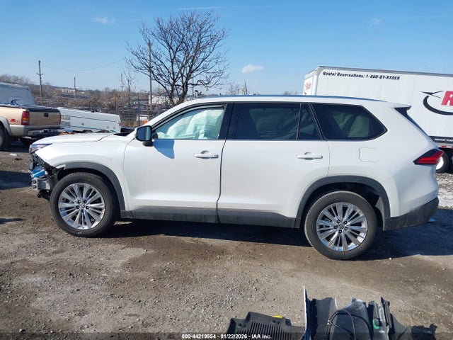 Toyota Grand Highlander Platinum 2024 5TDAAAB57RS062022 Image 14