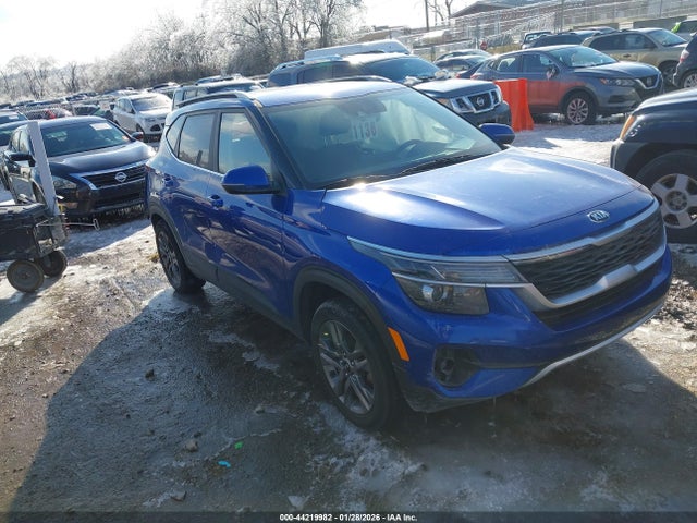 KIA SELTOS S 2021 KNDEU2AA0M7172295 головне зображення