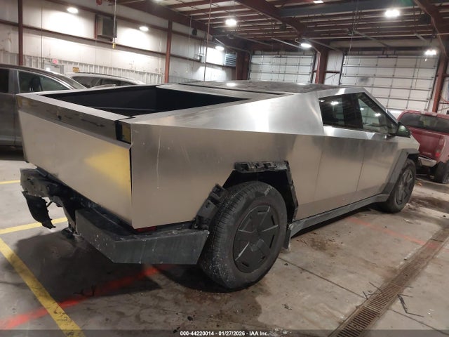 2025 TESLA CYBERTRUCK 7G2CEHED8SA070952 Photo 3