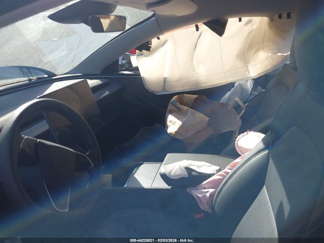 2025 TESLA MODEL 3 5YJ3E1EA2SF013035 Photo 4