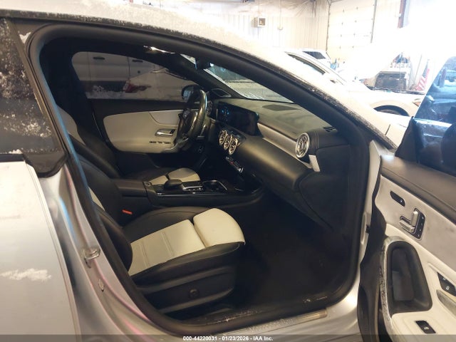 2021 MERCEDES-BENZ CLA 250 W1K5J4GB7MN163986 Photo 4