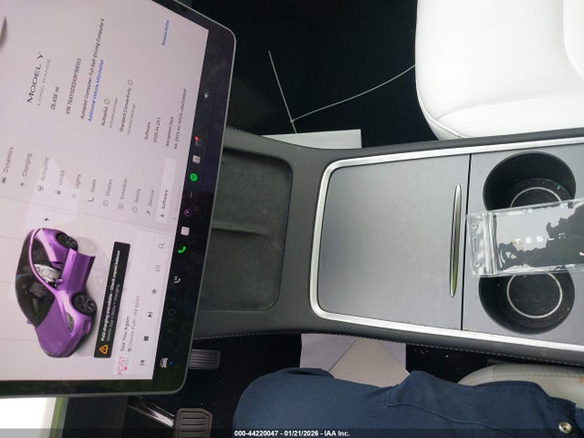 2024 TESLA MODEL Y 7SAYGDEDXRF168103 Photo 10