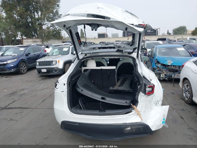 Tesla Model Y Rwd 2024 7SAYGDEDXRF168103 Image 17