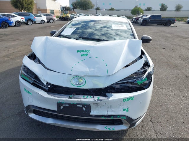 JTDACACU1S3043988 Toyota Prius Plug-in Hybrid Se