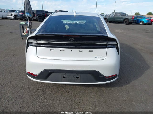 JTDACACU1S3043988 Toyota Prius Plug-in Hybrid Se