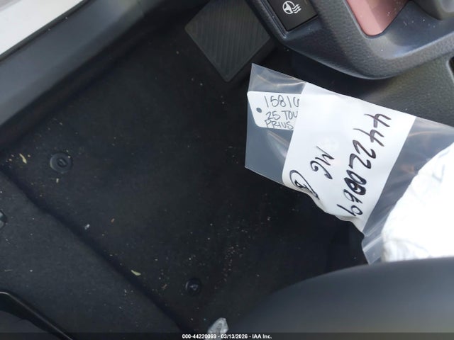 JTDACACU1S3043988 Toyota Prius Plug-in Hybrid Se