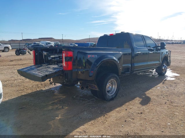 1FT8W3DM5RED65029 Ford F-350 Lariat