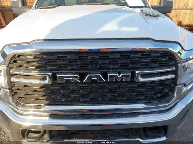 3C6UR5JL5RG337549 RAM 2500 Big Horn 4x4 8&#039; Box