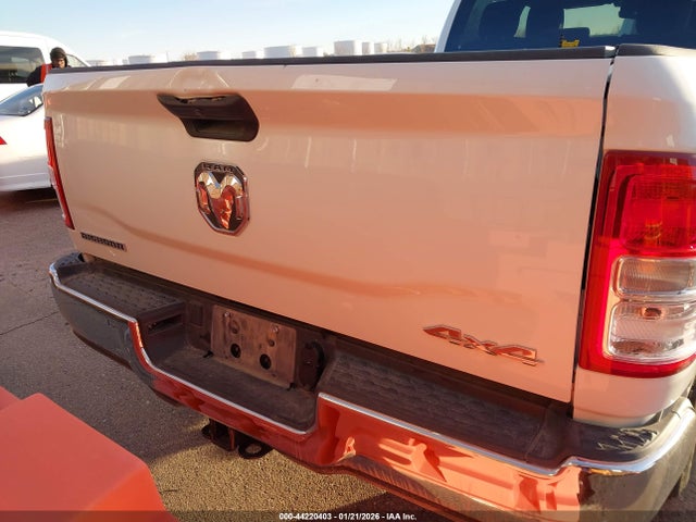 3C6UR5JL5RG337549 RAM 2500 Big Horn 4x4 8&#039; Box