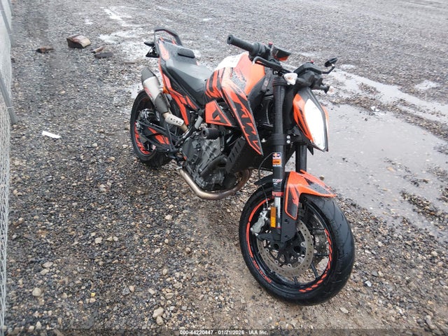 2022 KTM 890 VBKTU9405NM833890