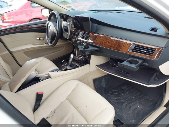 2010 BMW 528I WBANV1C55AC158416 Photo 4