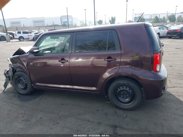 Scion XB 2014 JTLZE4FE4EJ052546 Image 14