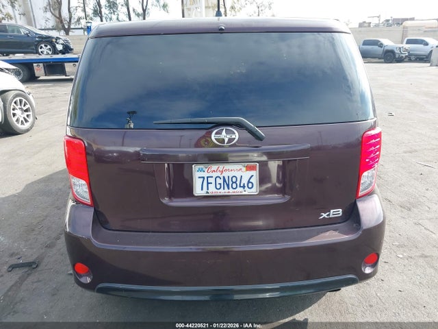 Scion XB 2014 JTLZE4FE4EJ052546 Image 16