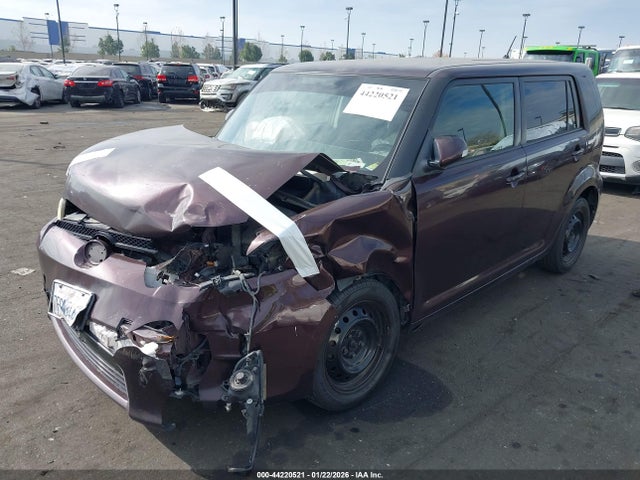 Scion XB 2014 JTLZE4FE4EJ052546 Image 2