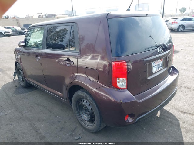 Scion XB 2014 JTLZE4FE4EJ052546 Image 3