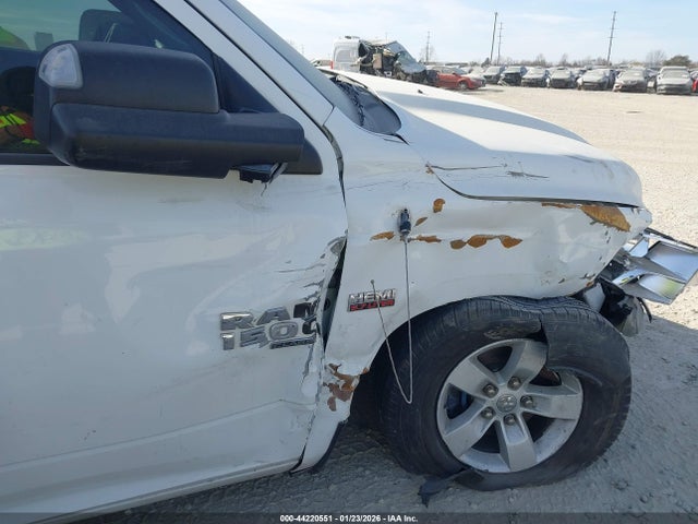 44220551 :رقم المزاد ، 1C6RR6KT5KS572493 vin ، 2019 Ram 1500 Classic Tradesman  4x2 5'7 Box مزاد بيع