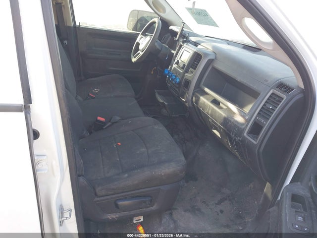44220551 :رقم المزاد ، 1C6RR6KT5KS572493 vin ، 2019 Ram 1500 Classic Tradesman  4x2 5'7 Box مزاد بيع