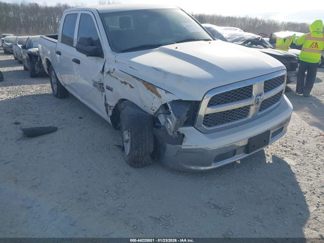 44220551 :رقم المزاد ، 1C6RR6KT5KS572493 vin ، 2019 Ram 1500 Classic Tradesman  4x2 5'7 Box مزاد بيع