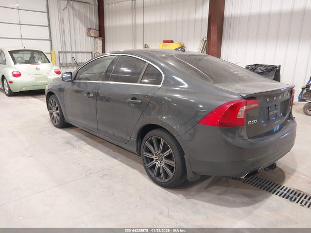 2015 VOLVO S60 YV1612TB1F1307786 Photo 2