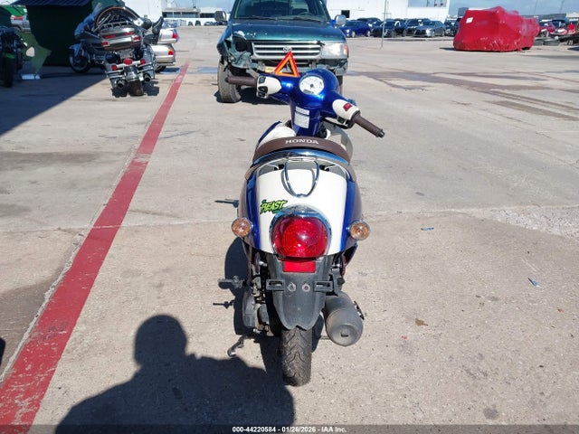 JH2AF7712RK700685 Honda NCW50