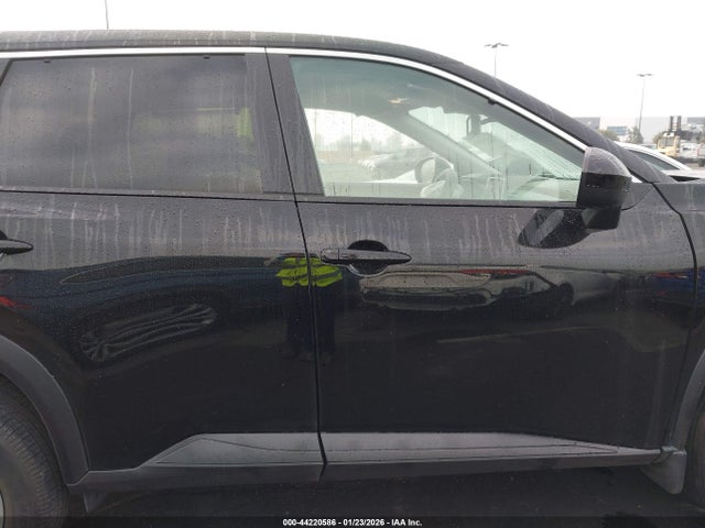 JN8BT3BA4PW427149 Nissan Rogue Sv Fwd