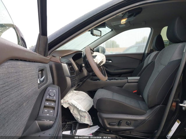 JN8BT3BA4PW427149 Nissan Rogue Sv Fwd