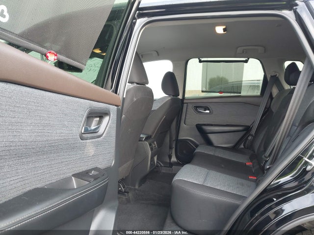 JN8BT3BA4PW427149 Nissan Rogue Sv Fwd