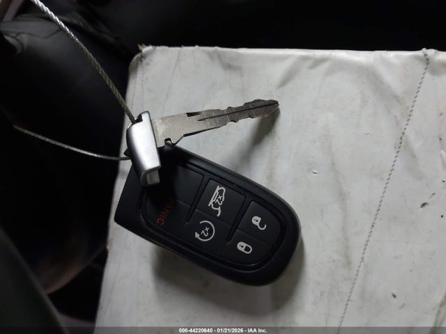 1C4PJMCS1GW205415 Jeep Cherokee Latitude