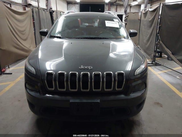 1C4PJMCS1GW205415 Jeep Cherokee Latitude