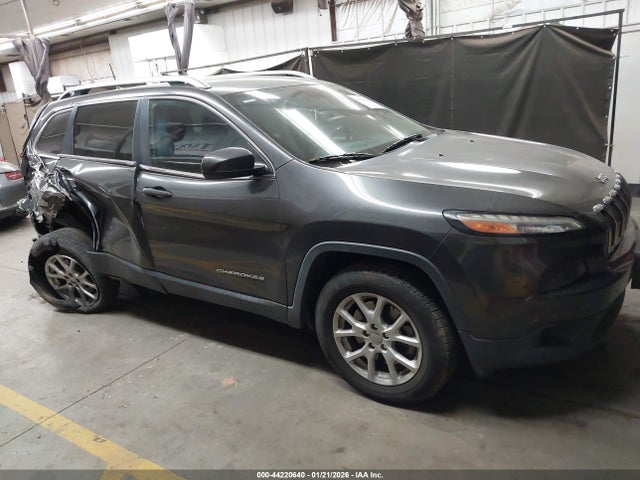 1C4PJMCS1GW205415 Jeep Cherokee Latitude