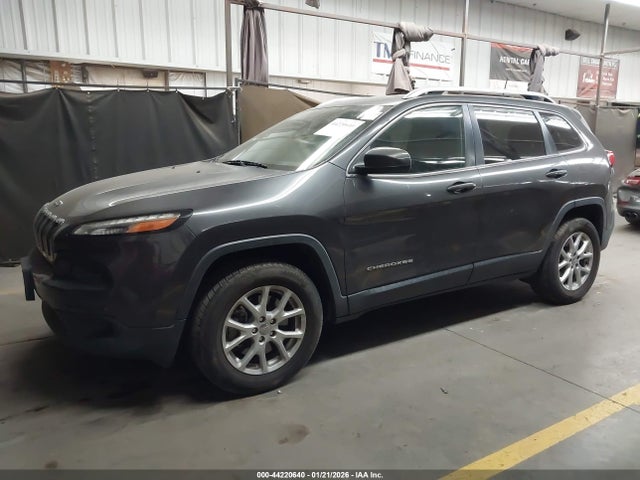 1C4PJMCS1GW205415 Jeep Cherokee Latitude