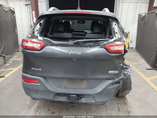 1C4PJMCS1GW205415 Jeep Cherokee Latitude