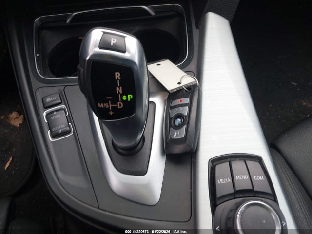 2018 BMW 320I WBA8E1G52JNU88963 Photo 10