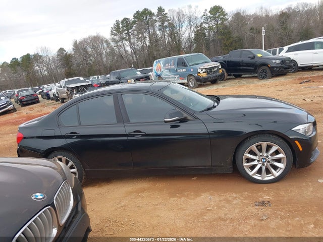 44220673 :رقم المزاد ، WBA8E1G52JNU88963 vin ، 2018 Bmw 320i مزاد بيع