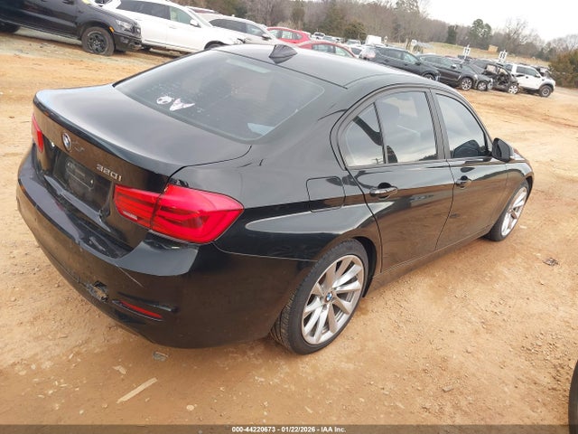 2018 BMW 320I WBA8E1G52JNU88963 Photo 3