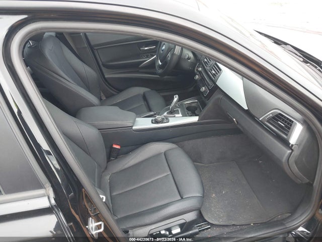 2018 BMW 320I WBA8E1G52JNU88963 Photo 4