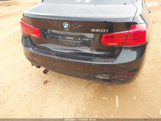 2018 BMW 320I WBA8E1G52JNU88963 Photo 5
