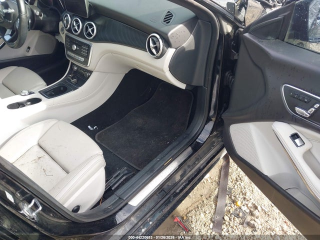 Продаж на аукціоні авто 2019 Mercedes-benz Cla 250, vin: WDDSJ4EB1KN698735, номер лоту: 44220683