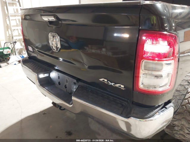 3C6UR5DL5KG605663 RAM 2500 Big Horn 4x4 6&#039;4 Box