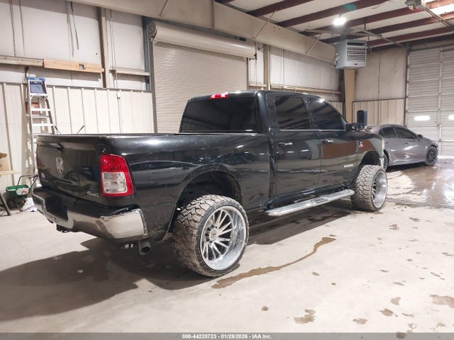 3C6UR5DL5KG605663 RAM 2500 Big Horn 4x4 6&#039;4 Box
