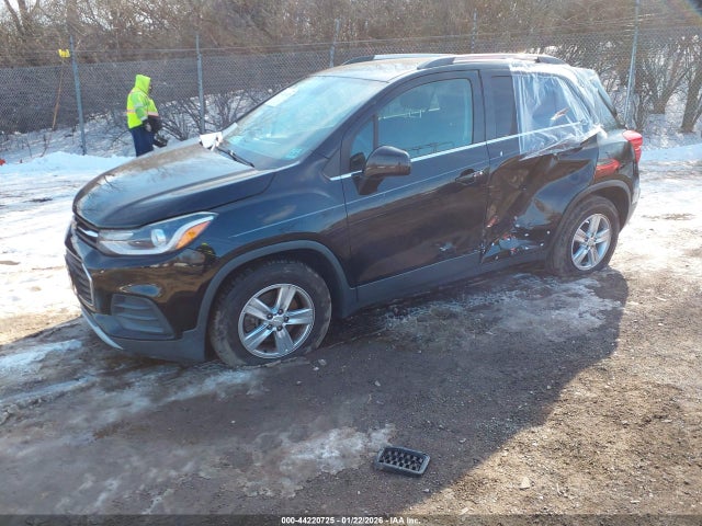 3GNCJLSB7HL255616 Chevrolet Trax Lt