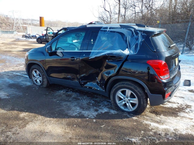 3GNCJLSB7HL255616 Chevrolet Trax Lt