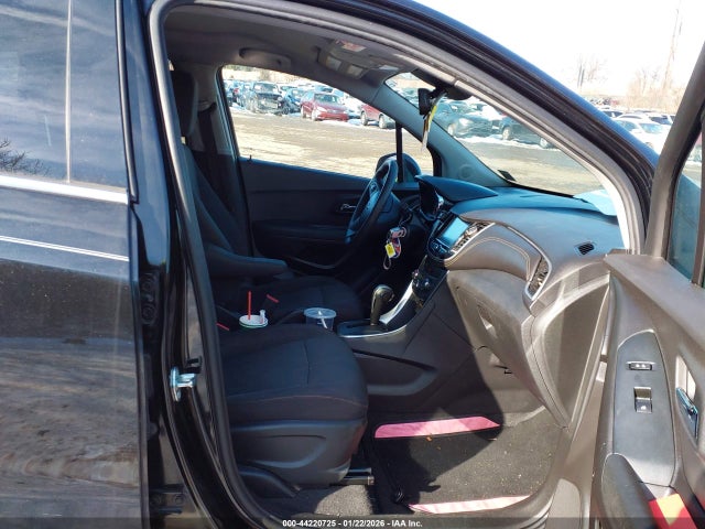 3GNCJLSB7HL255616 Chevrolet Trax Lt